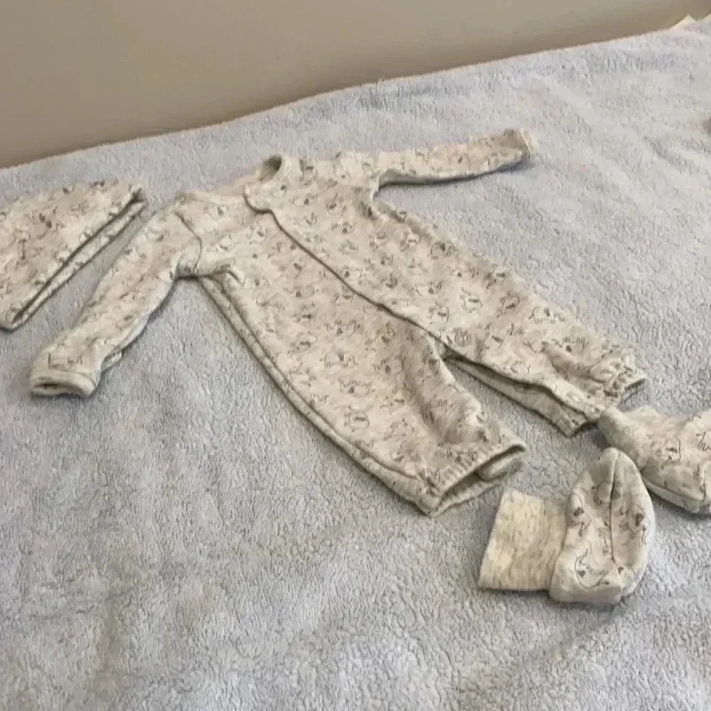 Carter’s baby set - Picture 2 of 8
